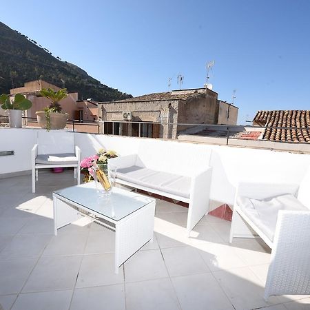 הוילה קאסטלמארה דל גולפו Terrazza In Palazzo Taormina מראה חיצוני תמונה