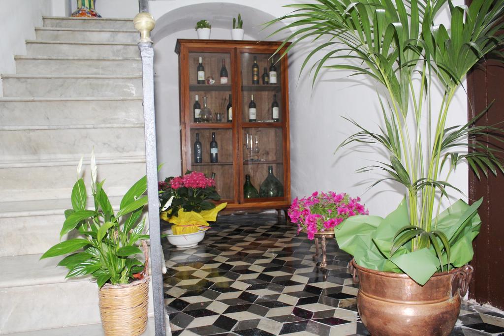 הוילה קאסטלמארה דל גולפו Terrazza In Palazzo Taormina מראה חיצוני תמונה
