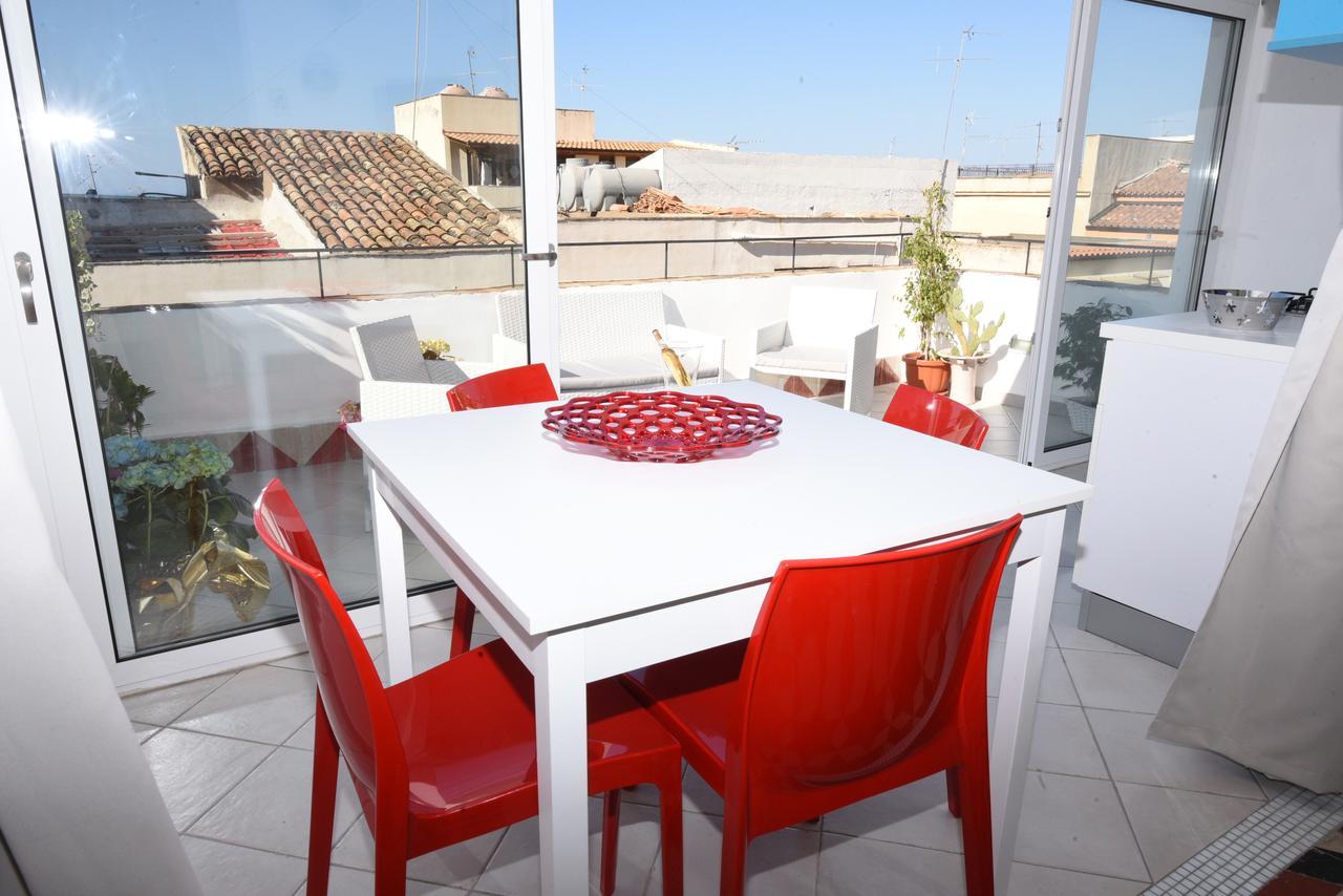 הוילה קאסטלמארה דל גולפו Terrazza In Palazzo Taormina מראה חיצוני תמונה